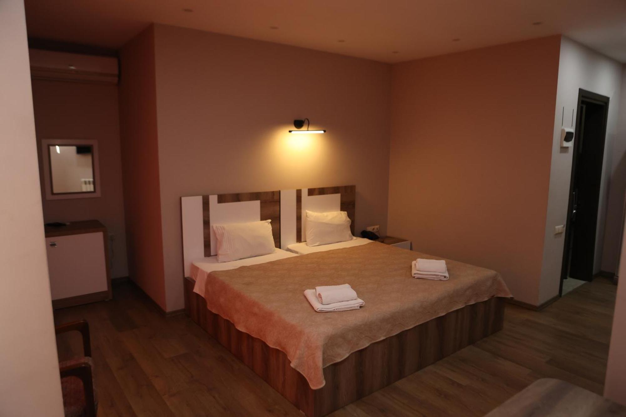 Dream Tower Hotel Батуми Екстериор снимка