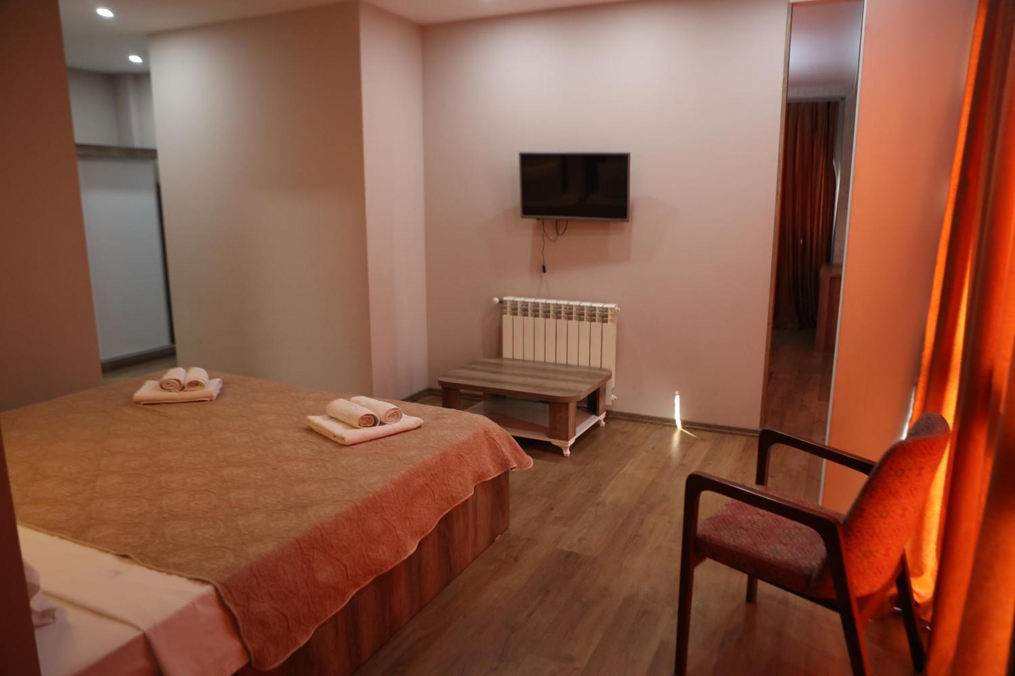 Dream Tower Hotel Батуми Екстериор снимка