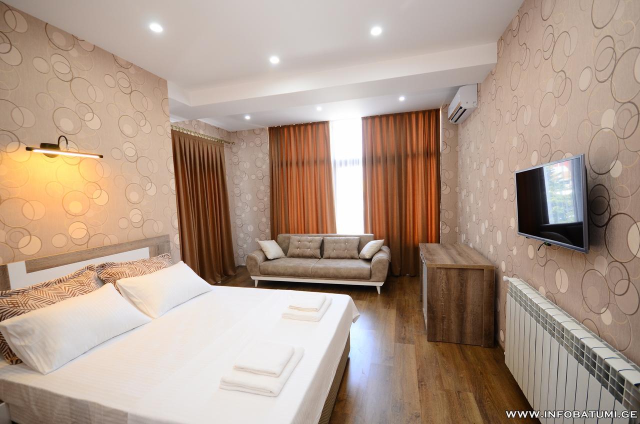 Dream Tower Hotel Батуми Екстериор снимка