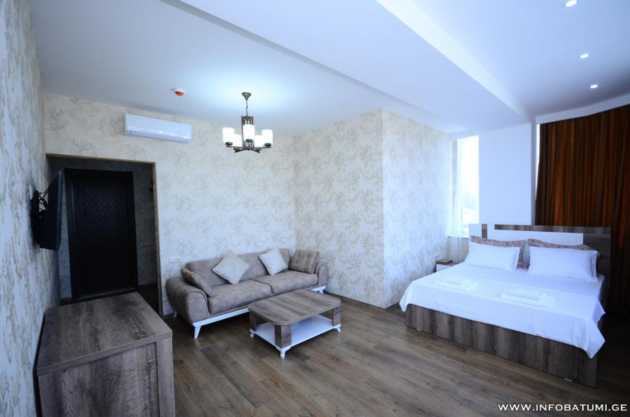 Dream Tower Hotel Батуми Екстериор снимка
