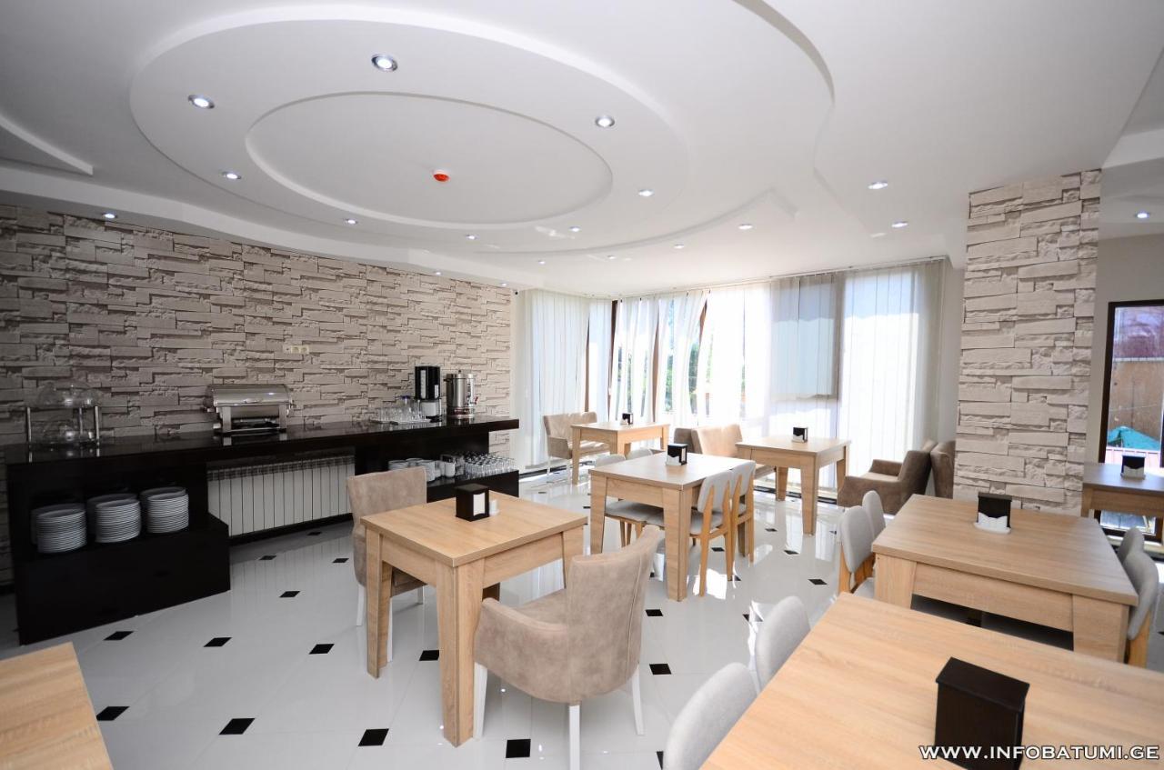 Dream Tower Hotel Батуми Екстериор снимка