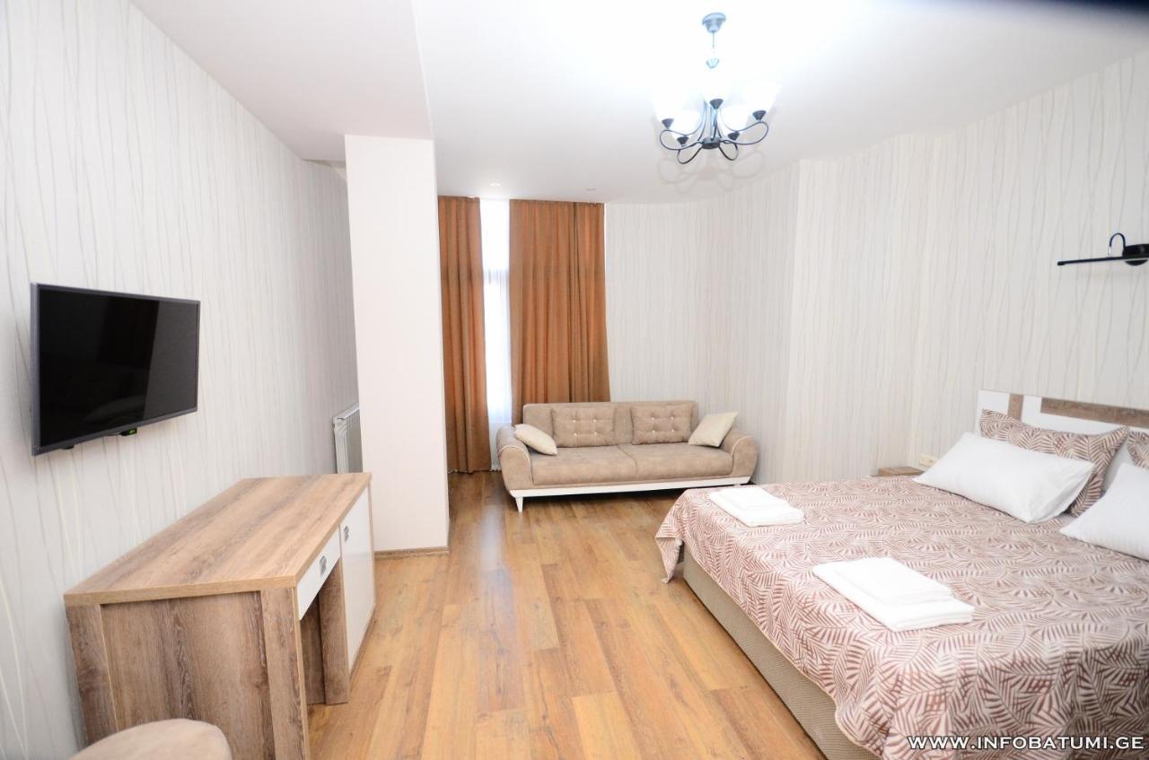 Dream Tower Hotel Батуми Екстериор снимка