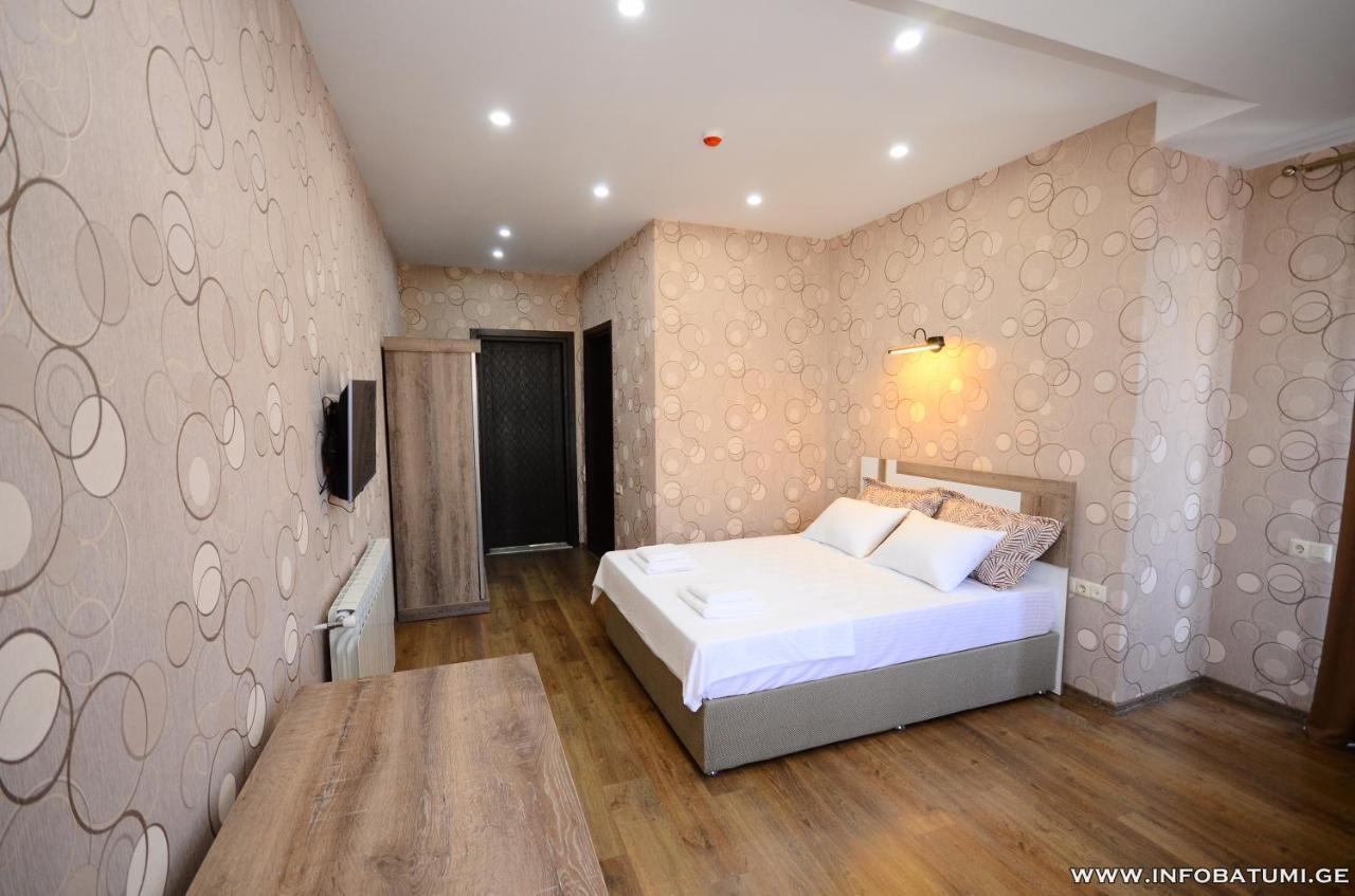 Dream Tower Hotel Батуми Екстериор снимка