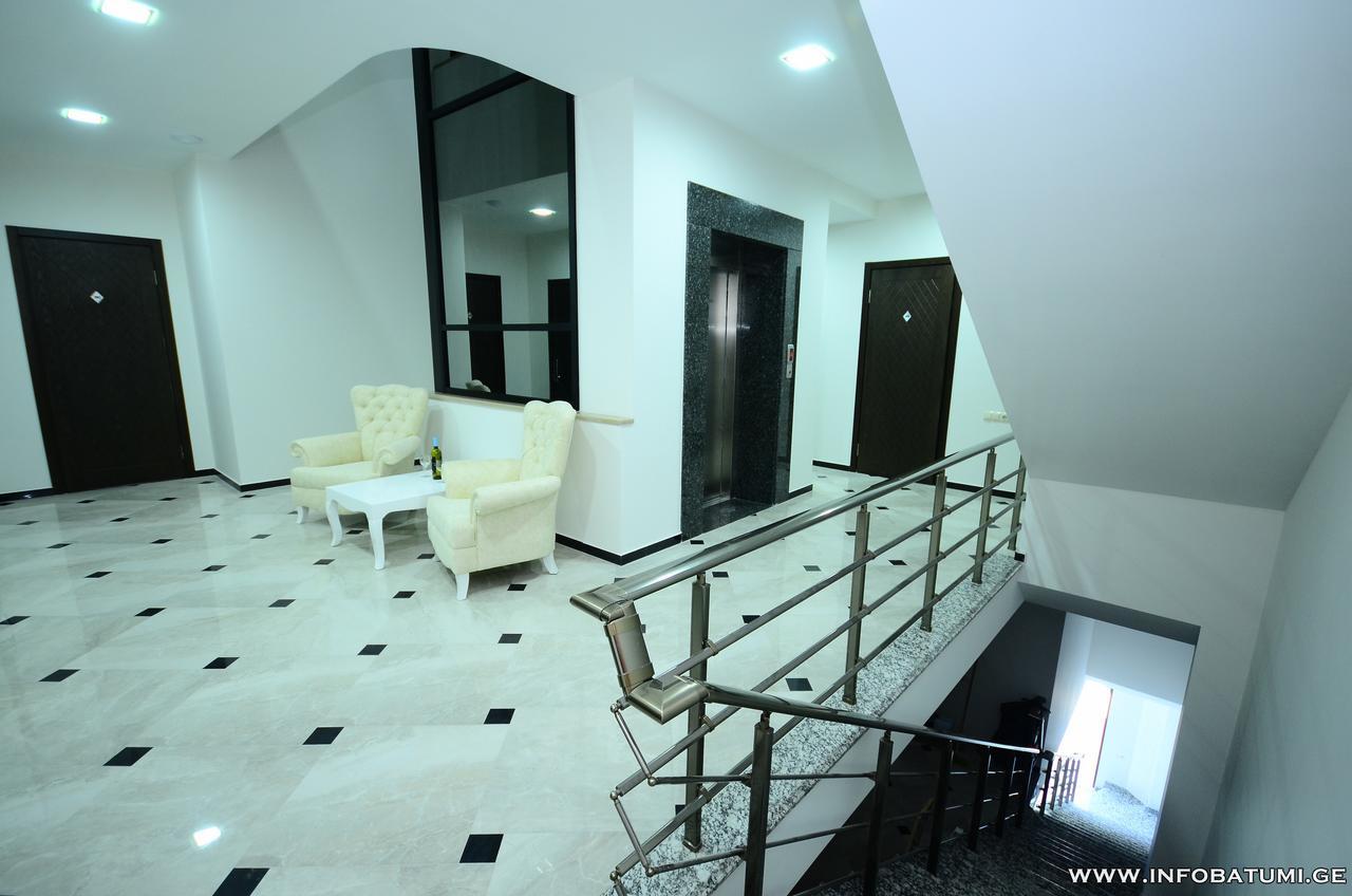 Dream Tower Hotel Батуми Екстериор снимка
