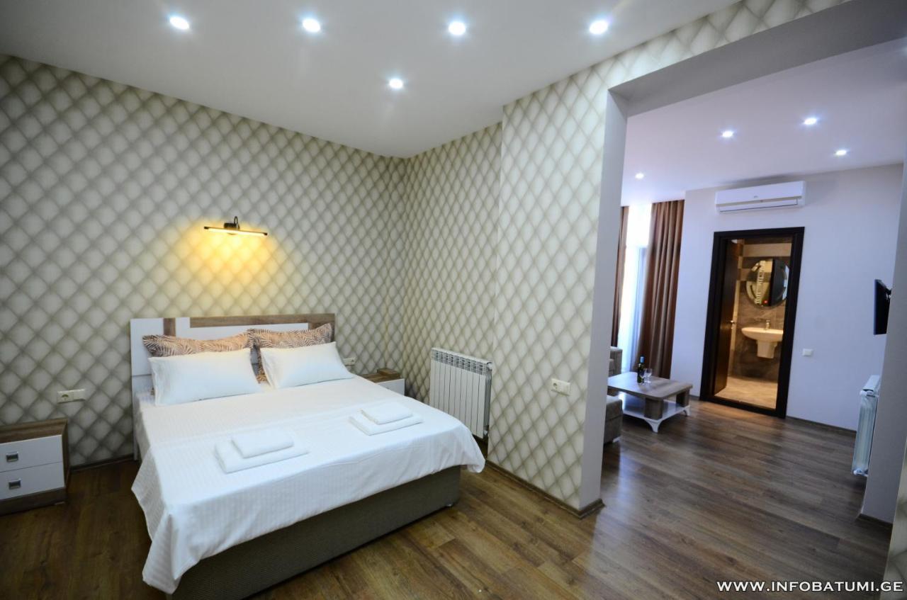 Dream Tower Hotel Батуми Екстериор снимка