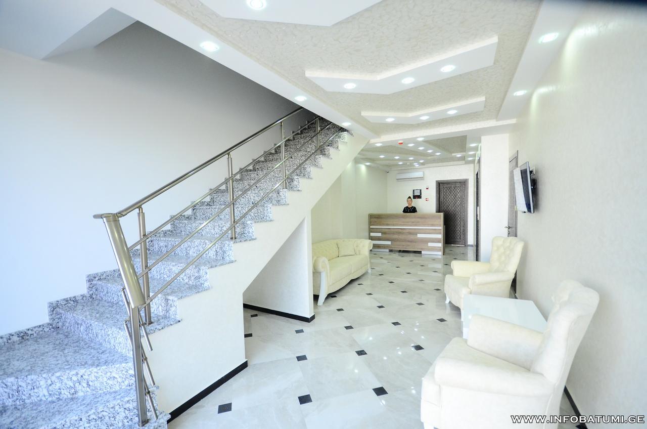 Dream Tower Hotel Батуми Екстериор снимка