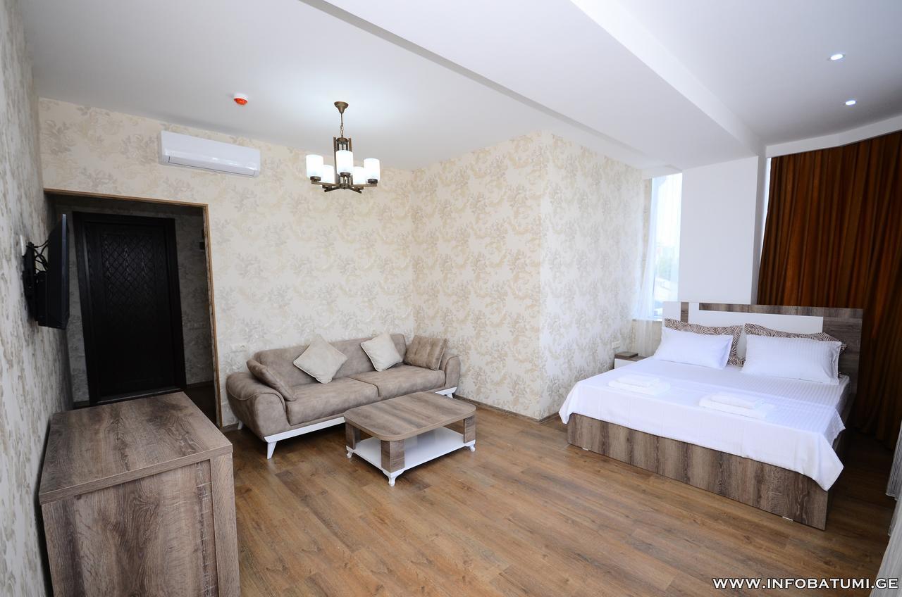 Dream Tower Hotel Батуми Екстериор снимка