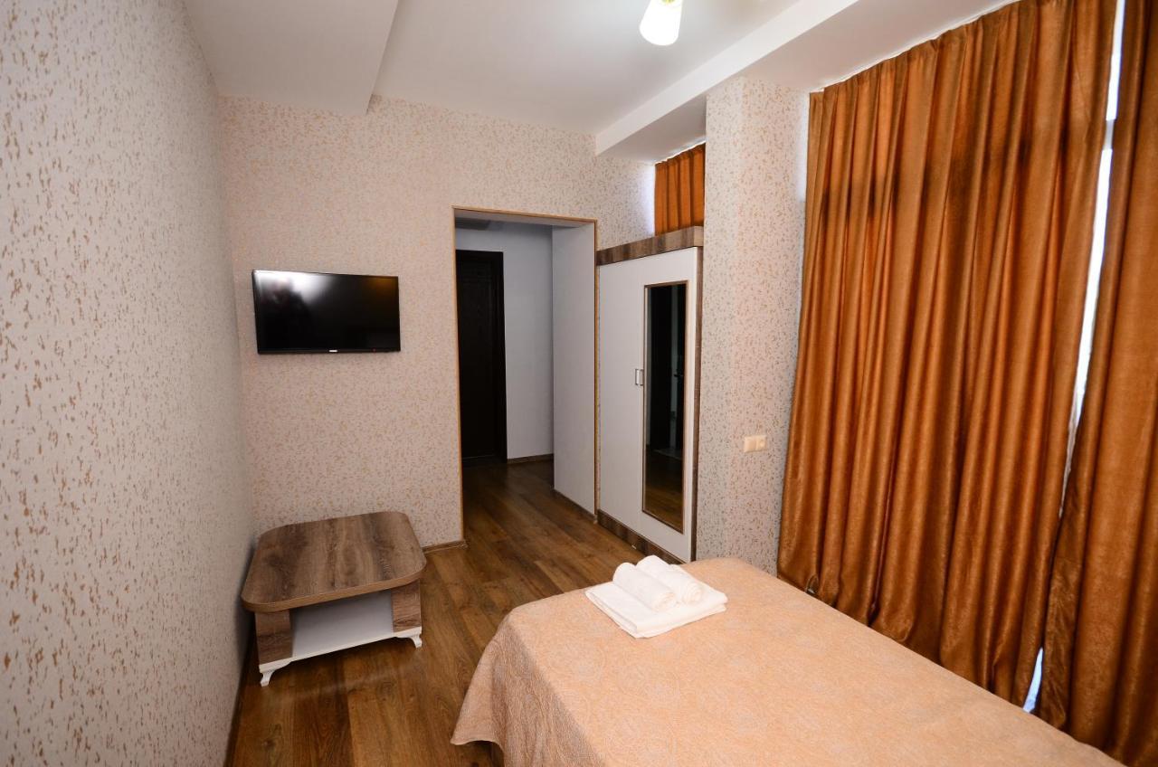 Dream Tower Hotel Батуми Екстериор снимка