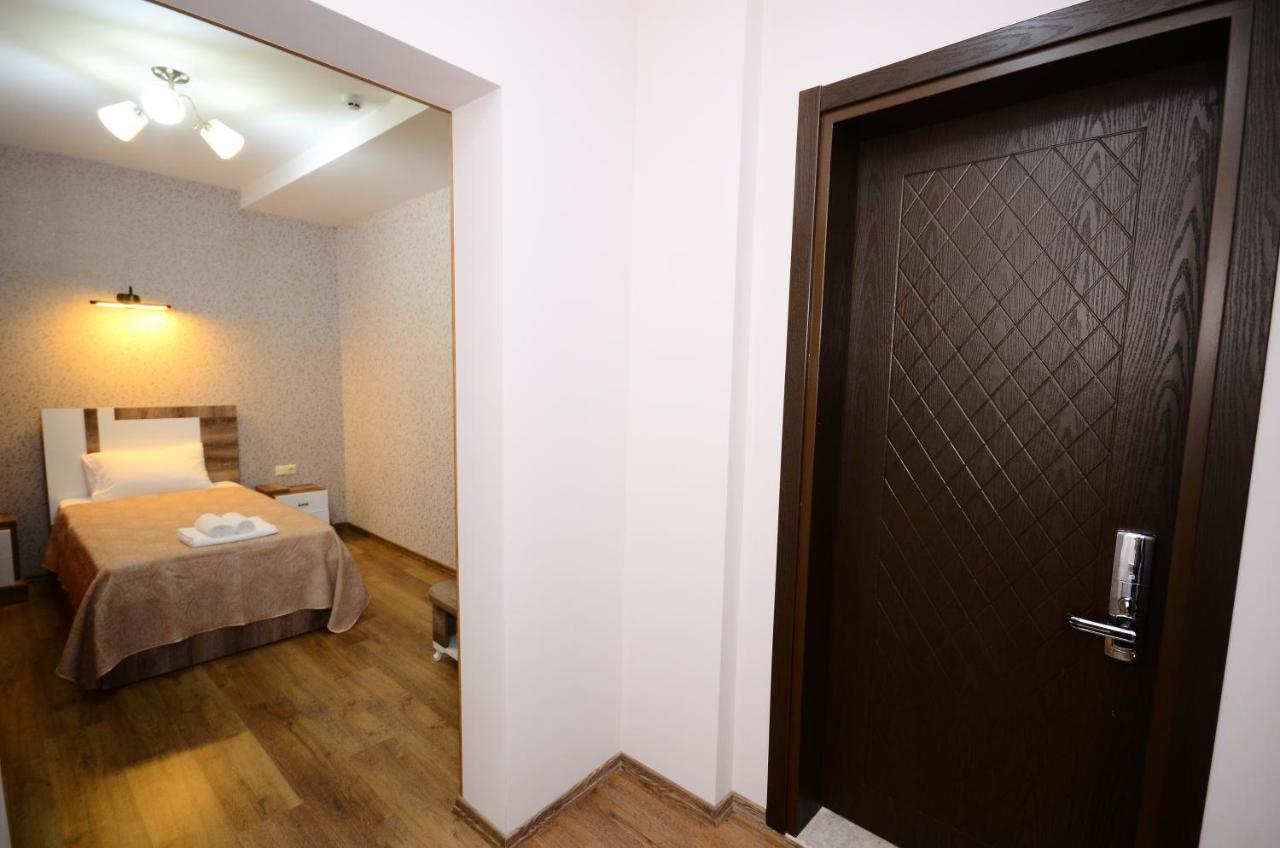 Dream Tower Hotel Батуми Екстериор снимка