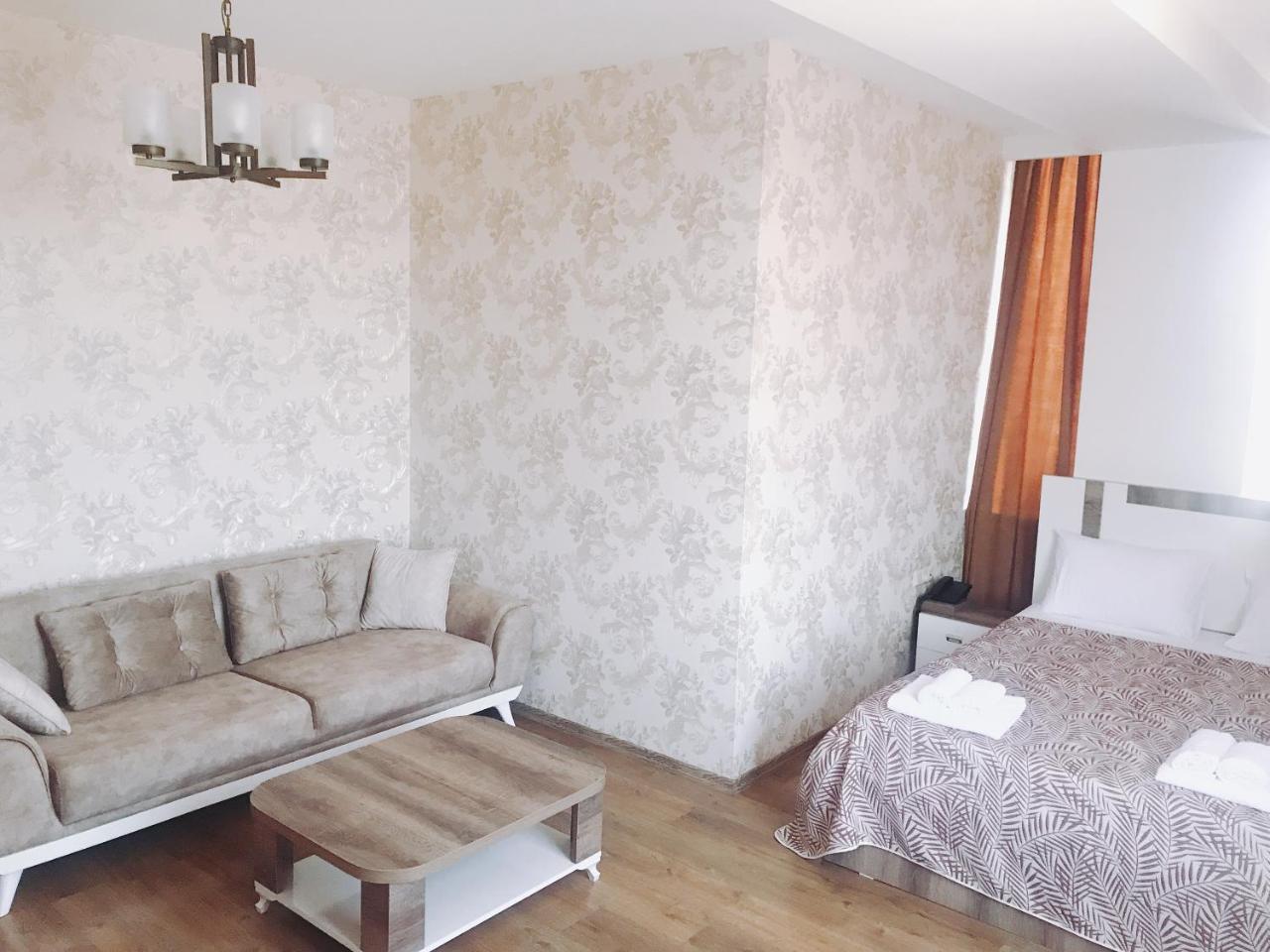 Dream Tower Hotel Батуми Екстериор снимка