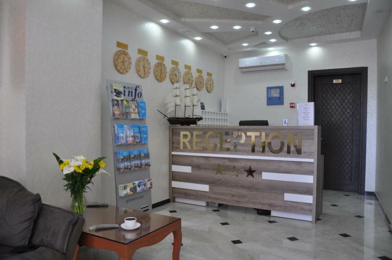 Dream Tower Hotel Батуми Екстериор снимка