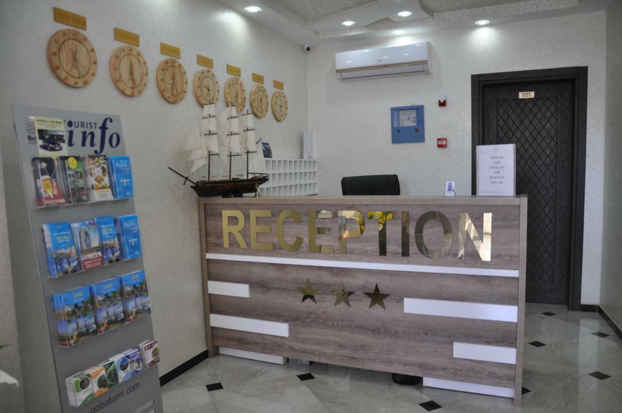 Dream Tower Hotel Батуми Екстериор снимка