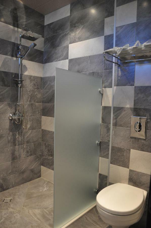 Dream Tower Hotel Батуми Екстериор снимка